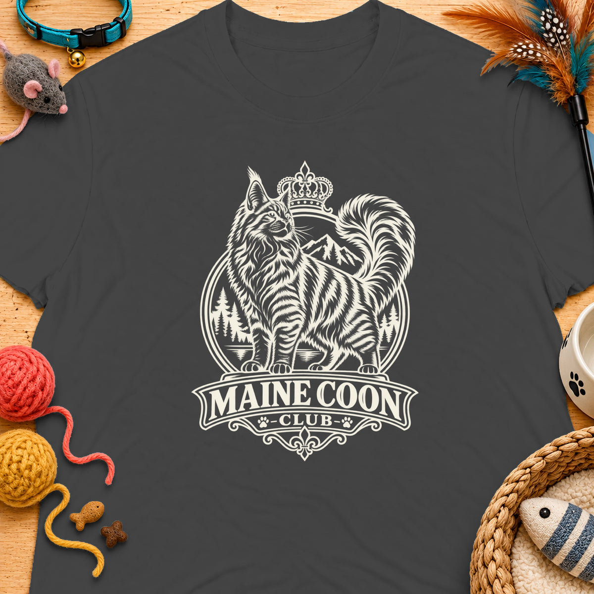 Dark gray t-shirt with a circular graphic of a Maine Coon cat and the text "MAINE COON CLUB".
